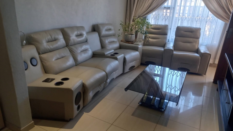 4 Bedroom Property for Sale in Diepkloof Gauteng