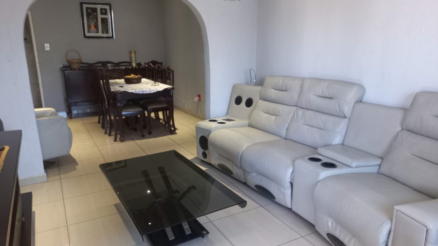 4 Bedroom Property for Sale in Diepkloof Gauteng