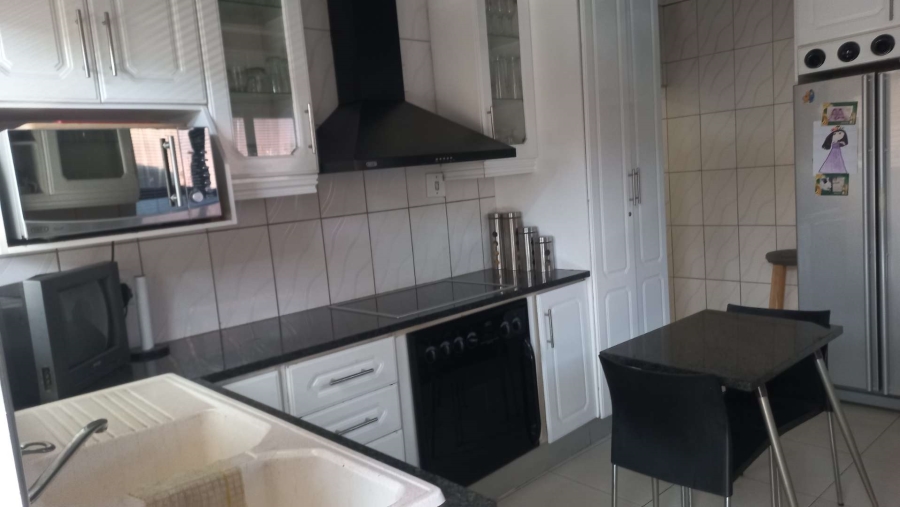 4 Bedroom Property for Sale in Diepkloof Gauteng