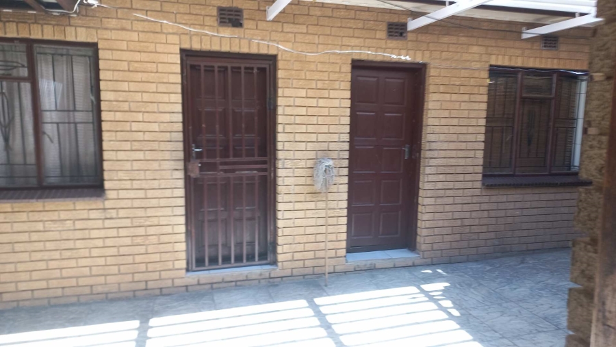 4 Bedroom Property for Sale in Diepkloof Gauteng