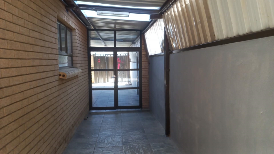 4 Bedroom Property for Sale in Diepkloof Gauteng