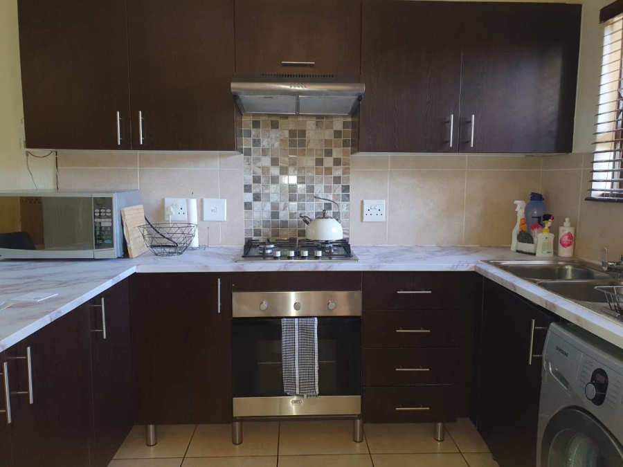 2 Bedroom Property for Sale in Mulbarton Gauteng