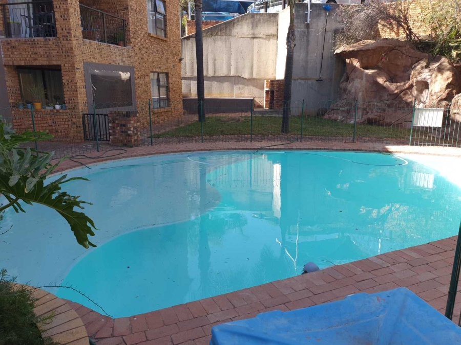 2 Bedroom Property for Sale in Mulbarton Gauteng