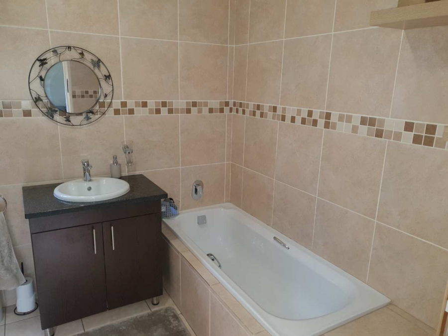 2 Bedroom Property for Sale in Mulbarton Gauteng