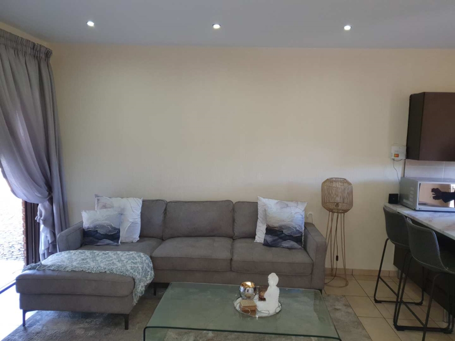 2 Bedroom Property for Sale in Mulbarton Gauteng