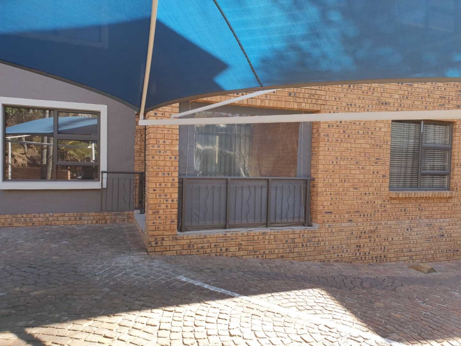 2 Bedroom Property for Sale in Mulbarton Gauteng