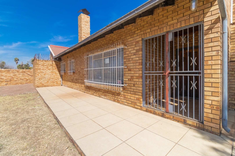 4 Bedroom Property for Sale in Bakerton Gauteng