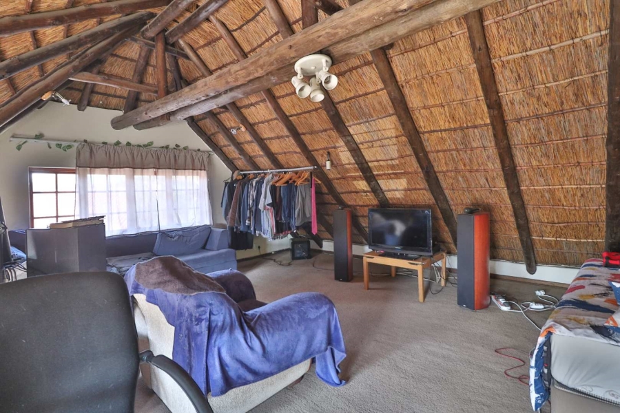 4 Bedroom Property for Sale in Lakefield Gauteng