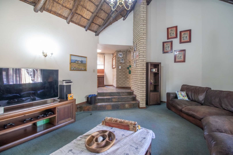 4 Bedroom Property for Sale in Lakefield Gauteng