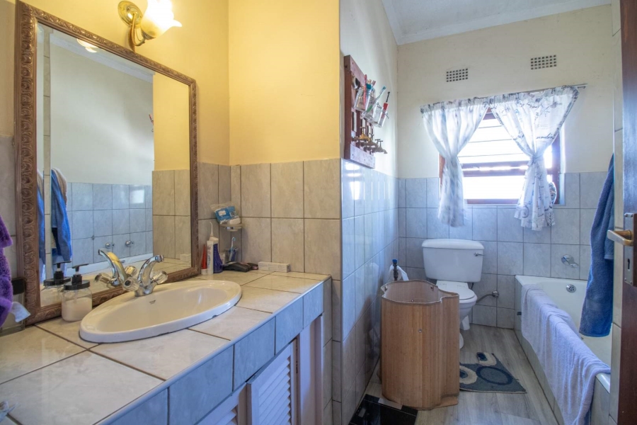 4 Bedroom Property for Sale in Lakefield Gauteng