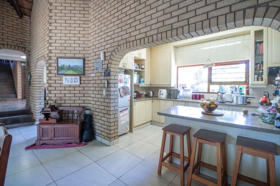 4 Bedroom Property for Sale in Lakefield Gauteng