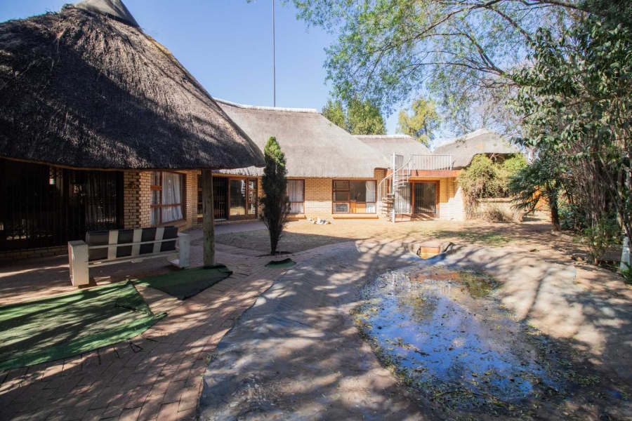 4 Bedroom Property for Sale in Lakefield Gauteng