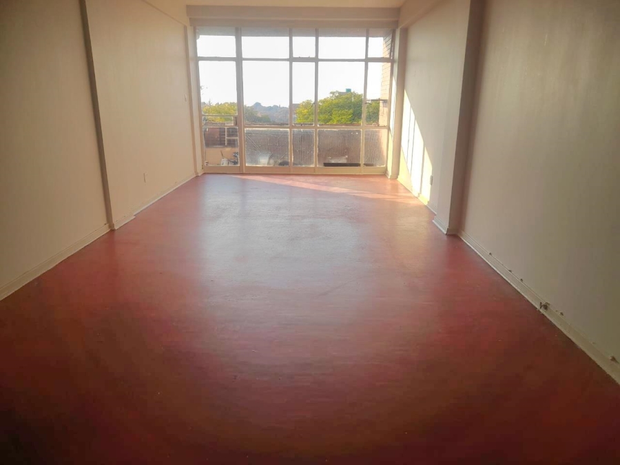 To Let 3 Bedroom Property for Rent in Yeoville Gauteng