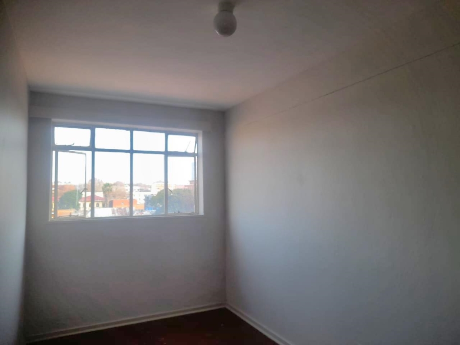 To Let 3 Bedroom Property for Rent in Yeoville Gauteng