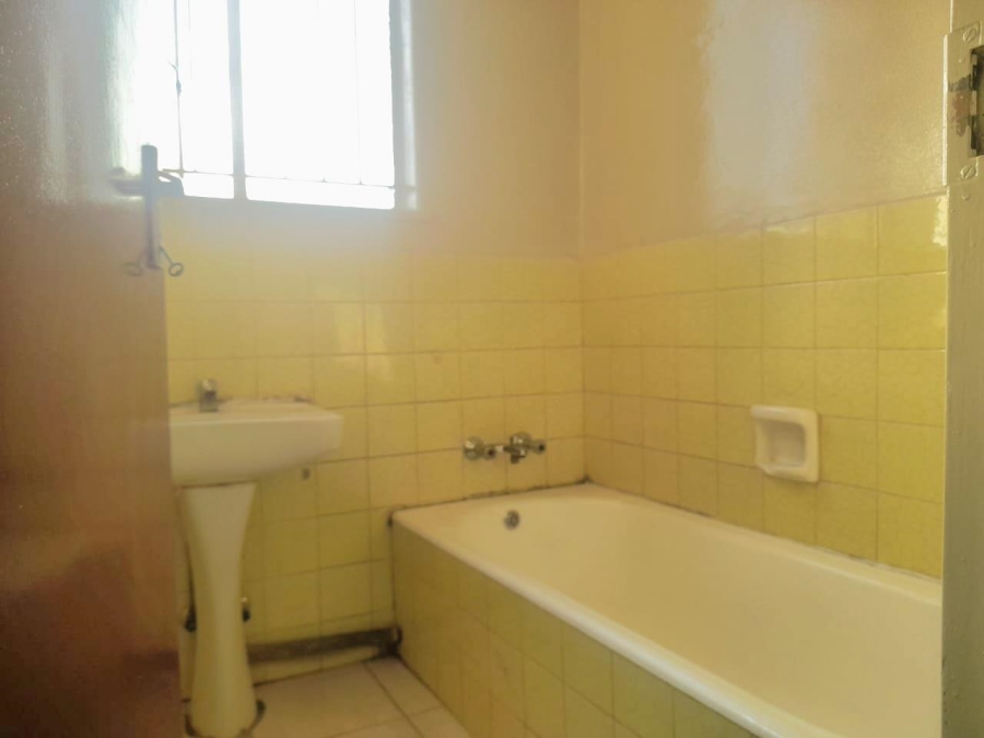 To Let 3 Bedroom Property for Rent in Yeoville Gauteng