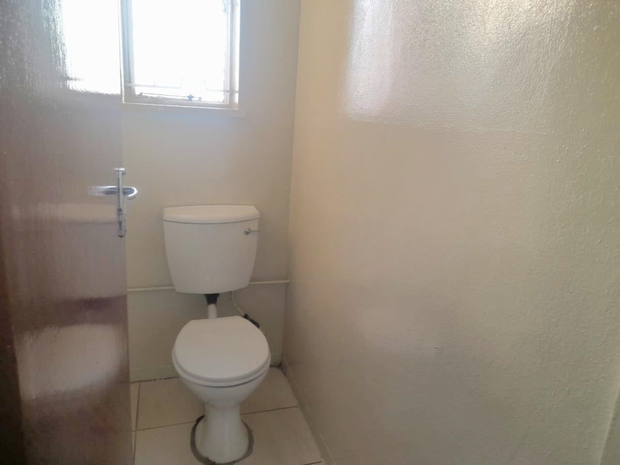 To Let 3 Bedroom Property for Rent in Yeoville Gauteng