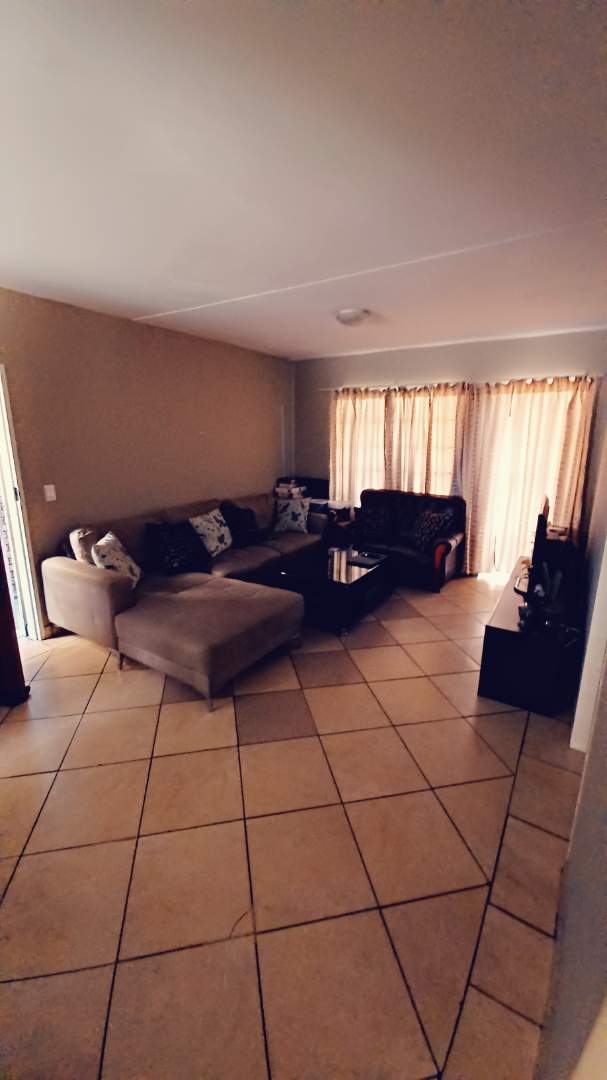 2 Bedroom Property for Sale in Andeon Gauteng