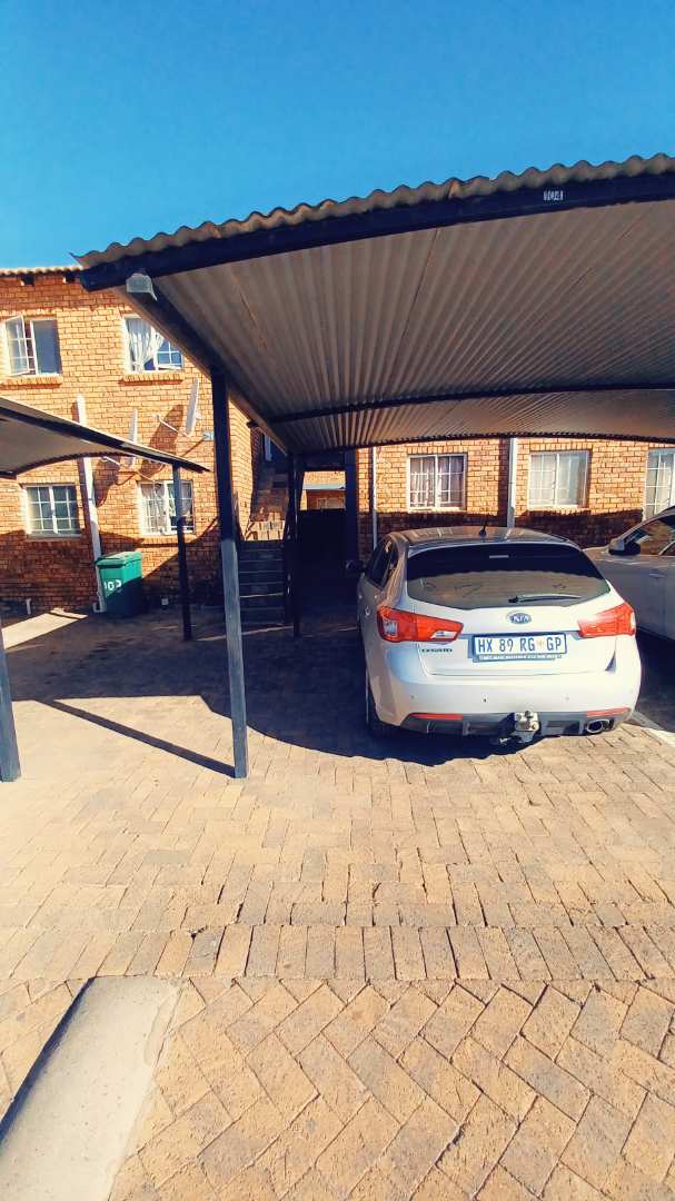 2 Bedroom Property for Sale in Andeon Gauteng