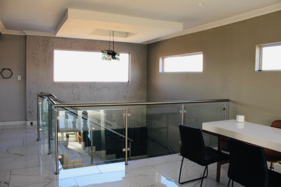 5 Bedroom Property for Sale in Bronkhorstbaai Dorp Gauteng