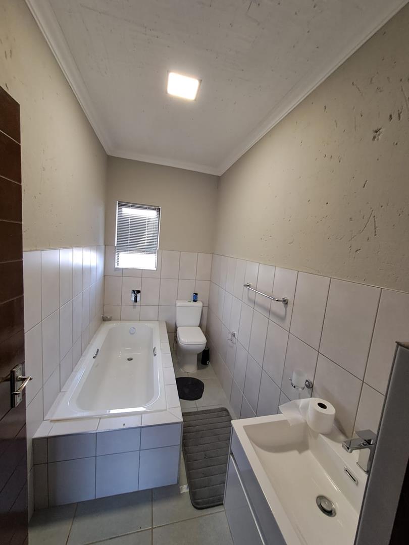 3 Bedroom Property for Sale in Halfway House Gauteng