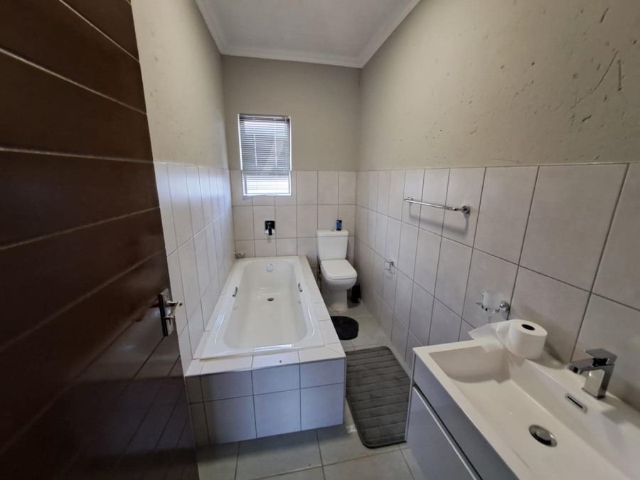 3 Bedroom Property for Sale in Halfway House Gauteng