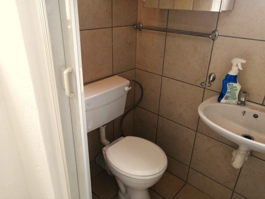 To Let 1 Bedroom Property for Rent in Morningside Manor Gauteng