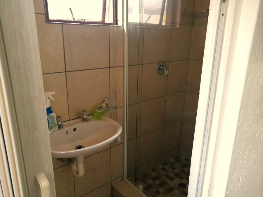 To Let 1 Bedroom Property for Rent in Morningside Manor Gauteng