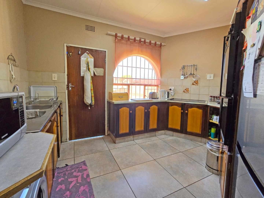 4 Bedroom Property for Sale in Brackendowns Gauteng