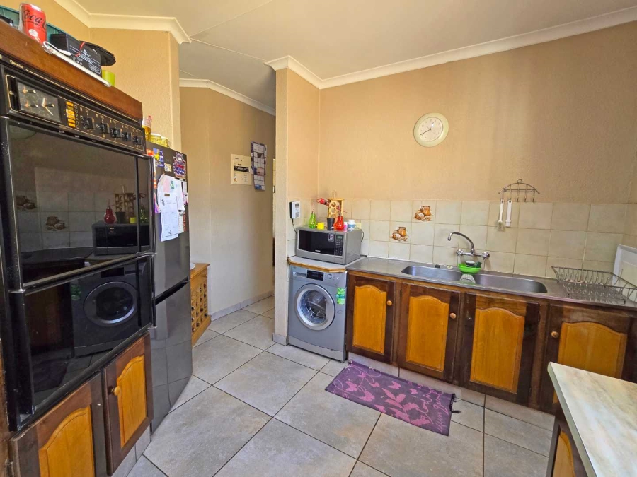 4 Bedroom Property for Sale in Brackendowns Gauteng