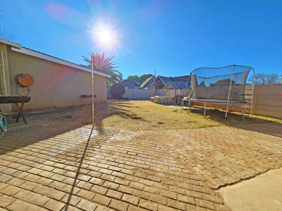 4 Bedroom Property for Sale in Brackendowns Gauteng