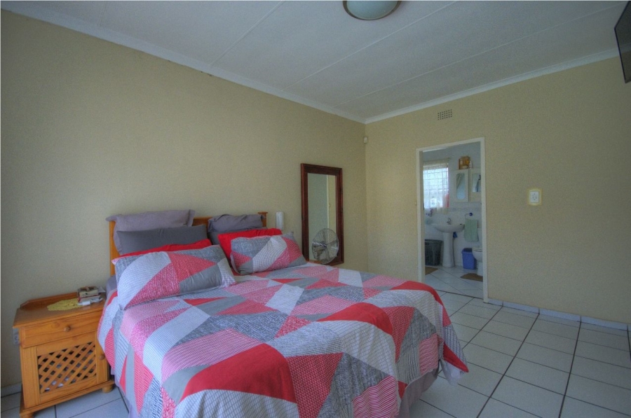 To Let 3 Bedroom Property for Rent in Brackendowns Gauteng