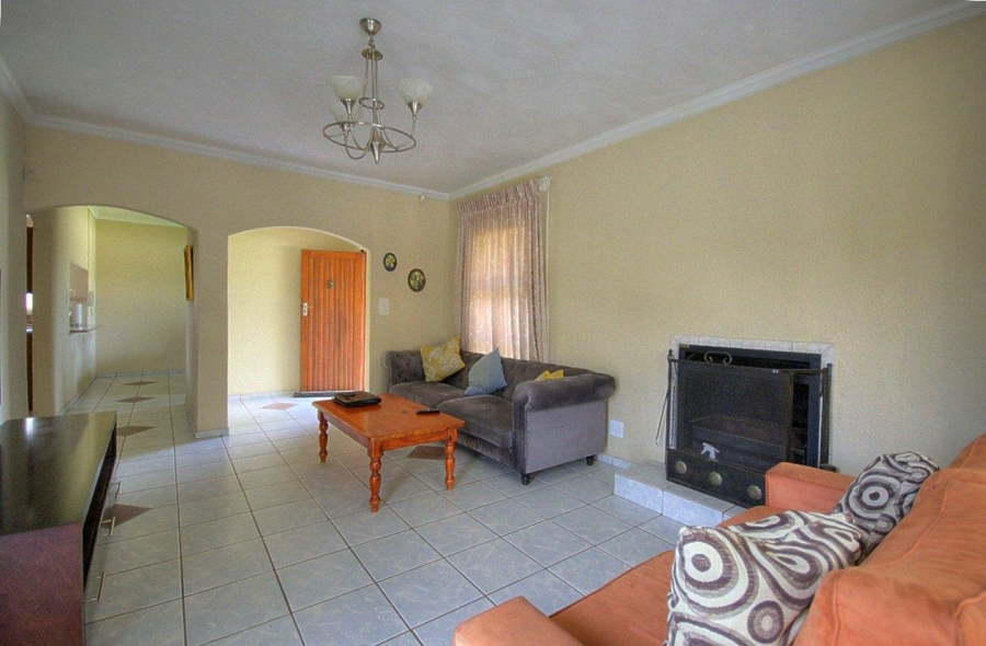 To Let 3 Bedroom Property for Rent in Brackendowns Gauteng