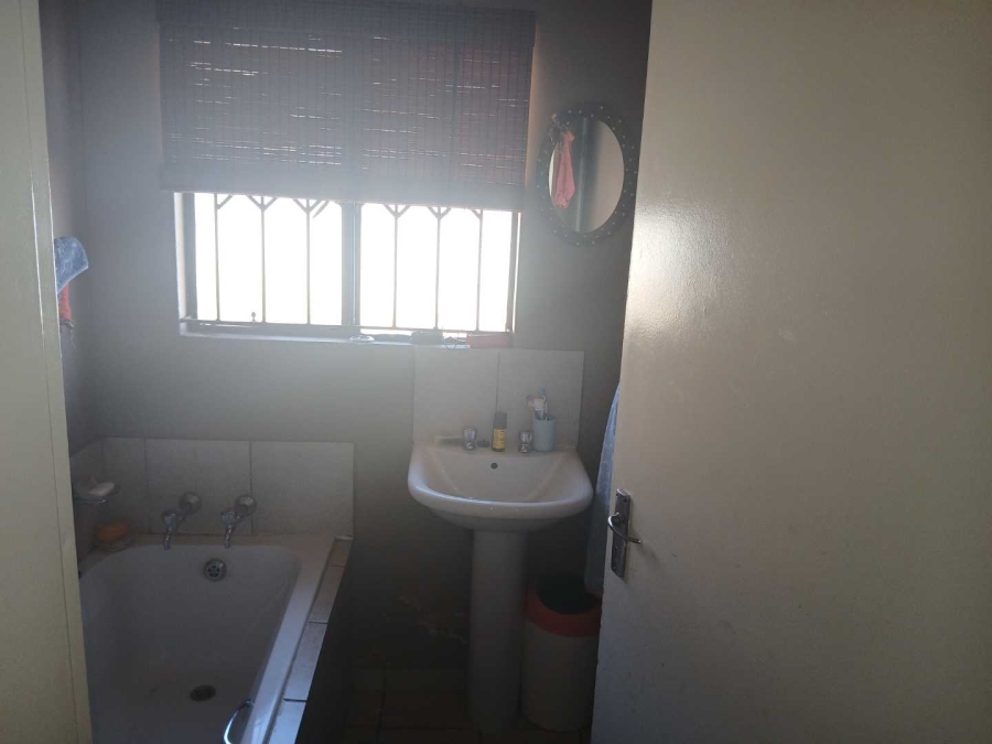 3 Bedroom Property for Sale in Nellmapius Gauteng