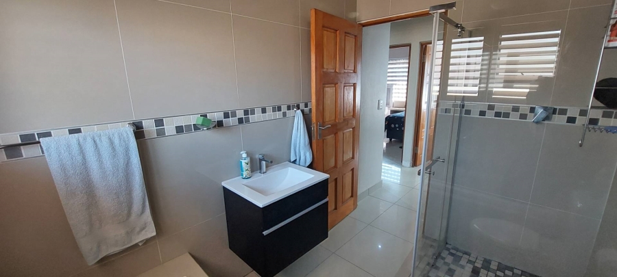 3 Bedroom Property for Sale in New Redruth Gauteng