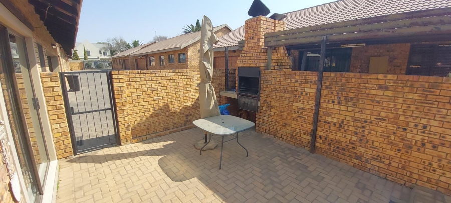 3 Bedroom Property for Sale in New Redruth Gauteng