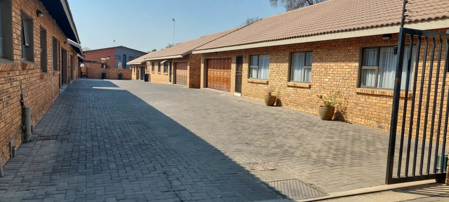 3 Bedroom Property for Sale in New Redruth Gauteng