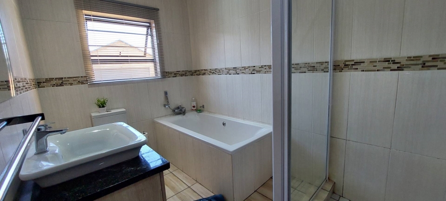 3 Bedroom Property for Sale in New Market Gauteng