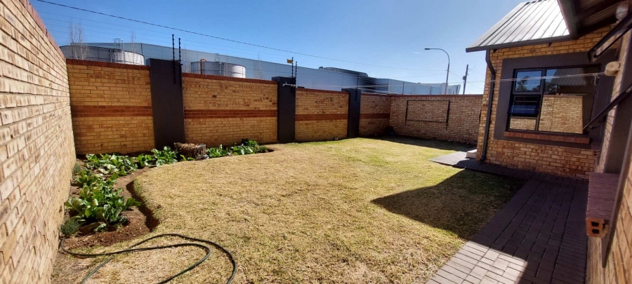 3 Bedroom Property for Sale in New Market Gauteng