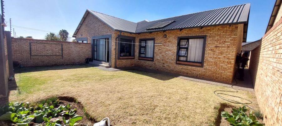 3 Bedroom Property for Sale in New Market Gauteng