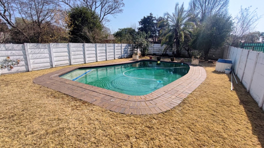 4 Bedroom Property for Sale in Brackenhurst Gauteng