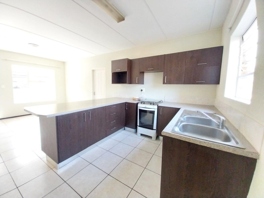 2 Bedroom Property for Sale in Honeydew Gauteng