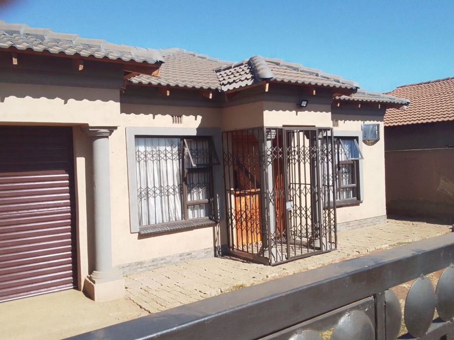 2 Bedroom Property for Sale in Mapleton A H Gauteng