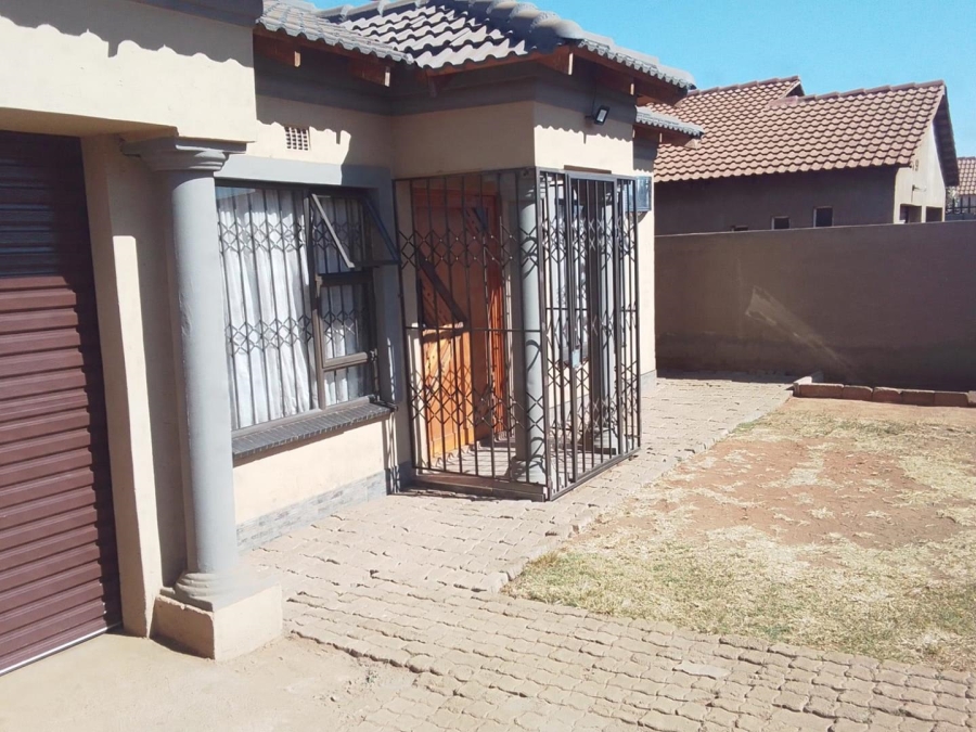 2 Bedroom Property for Sale in Mapleton A H Gauteng