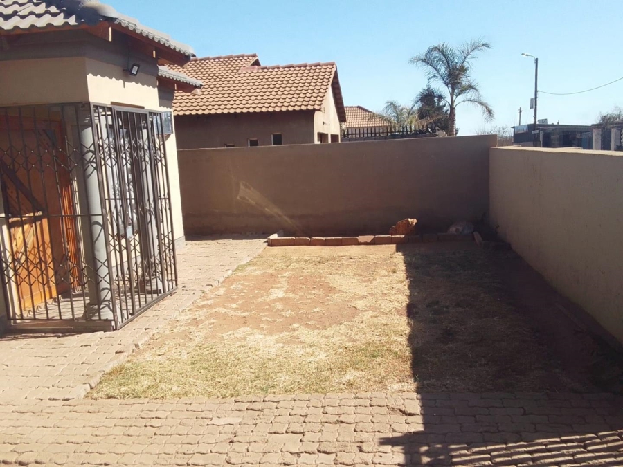 2 Bedroom Property for Sale in Mapleton A H Gauteng