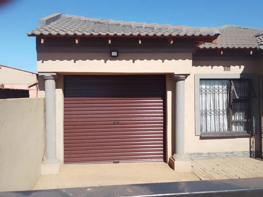 2 Bedroom Property for Sale in Mapleton A H Gauteng