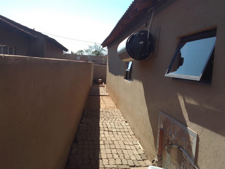 2 Bedroom Property for Sale in Mapleton A H Gauteng