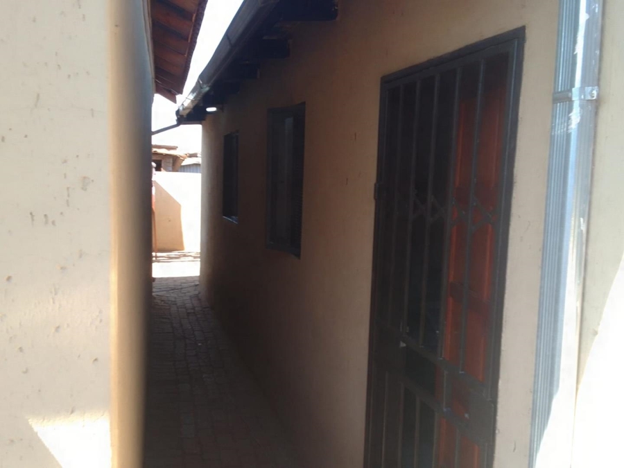 2 Bedroom Property for Sale in Mapleton A H Gauteng