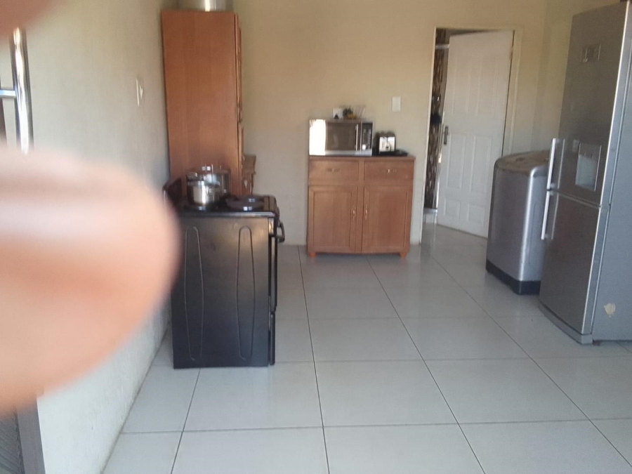 2 Bedroom Property for Sale in Mapleton A H Gauteng