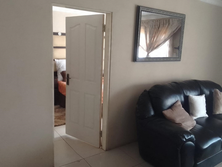 2 Bedroom Property for Sale in Mapleton A H Gauteng