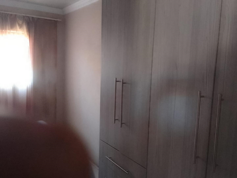 2 Bedroom Property for Sale in Mapleton A H Gauteng